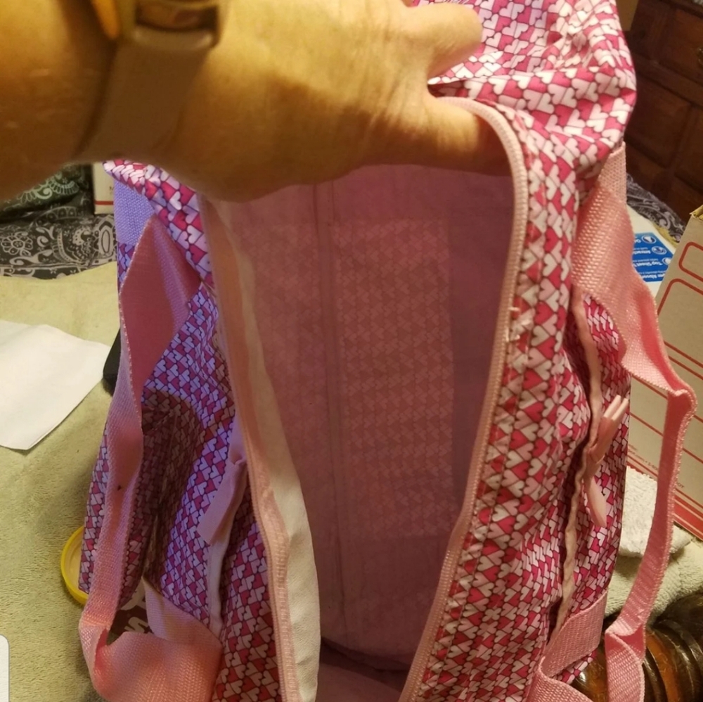Pink heart duffle bag - Picture 3 of 5